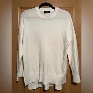 T Tahari White Crew Neck Sweater